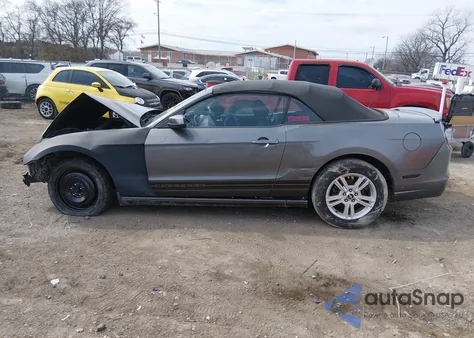 2013 Ford Mustang V6 Premium from USA, damaged, VIN 1ZVBP8EM4D5219354